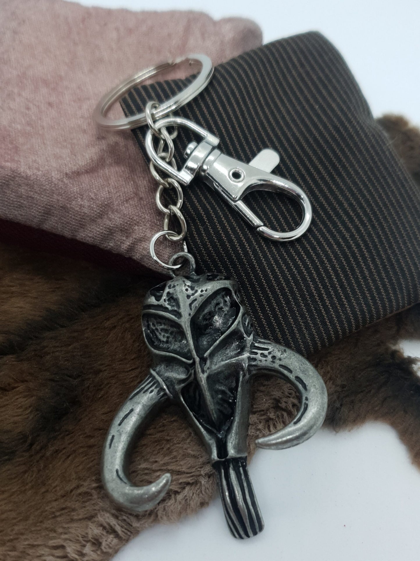 Mandalorian Mythosaur Skull Keychain