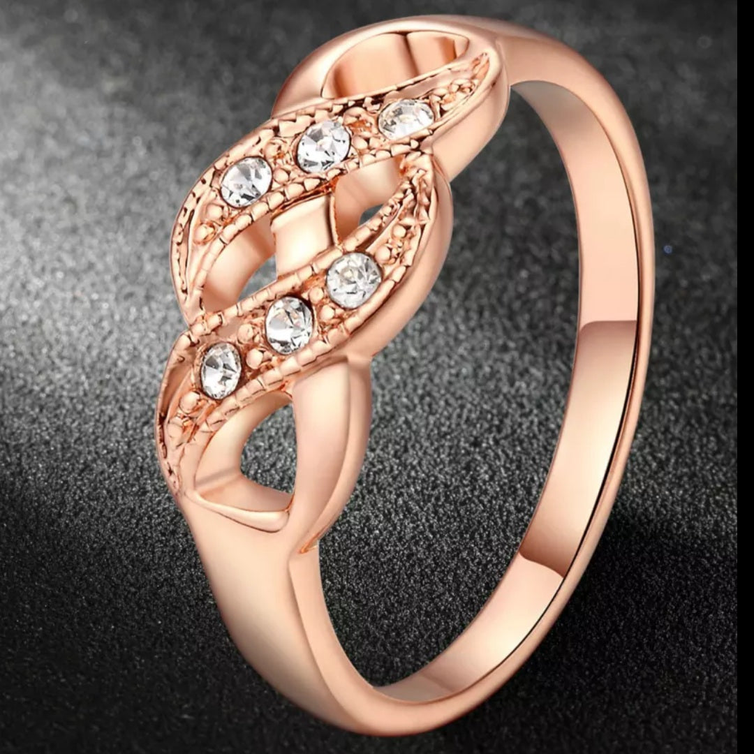 18K Gold Cubic Zirconia Infinity Ring