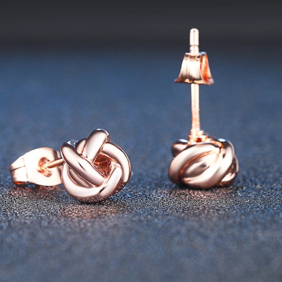 Cute Gold Love Twist Stud Earrings