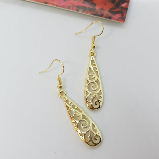 Gold Filigree Waterdrop Earrings