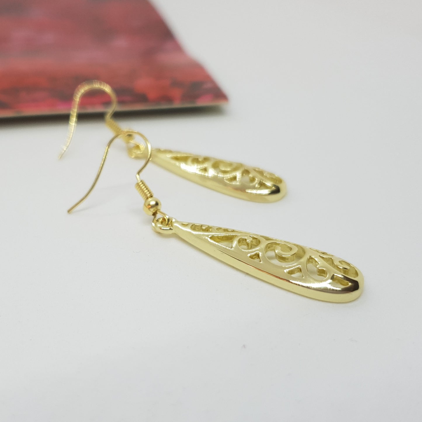 Gold Filigree Waterdrop Earrings