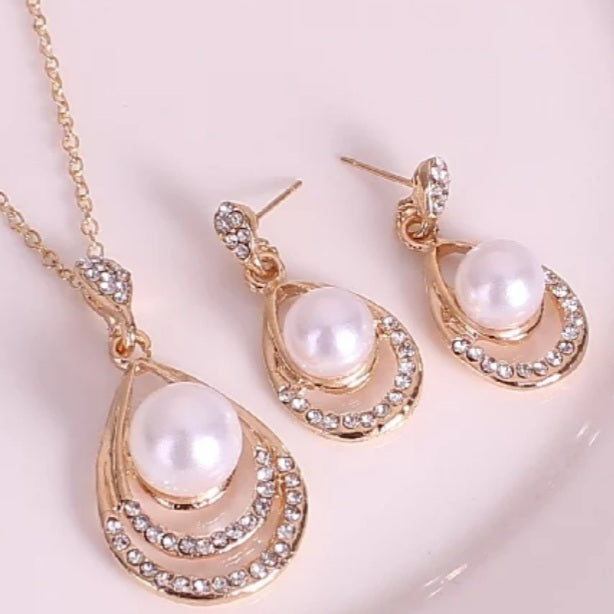 Simulated-Pearl Crystal Water Drop Earring Necklace Set