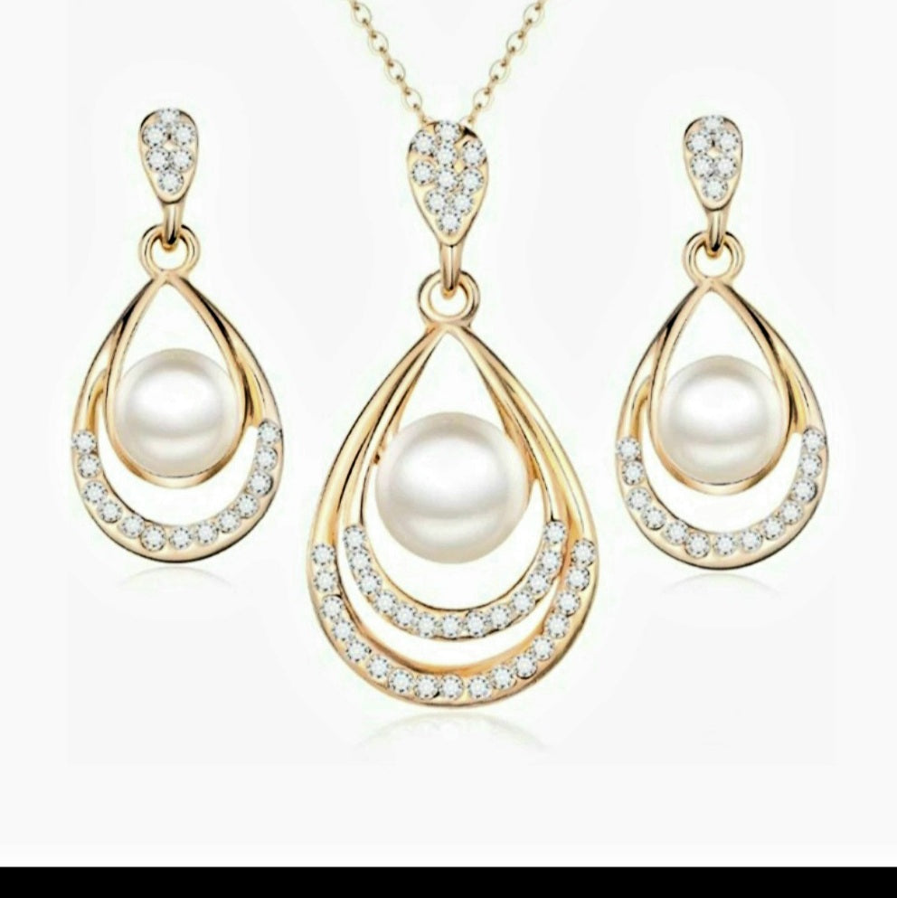 Simulated-Pearl Crystal Water Drop Earring Necklace Set