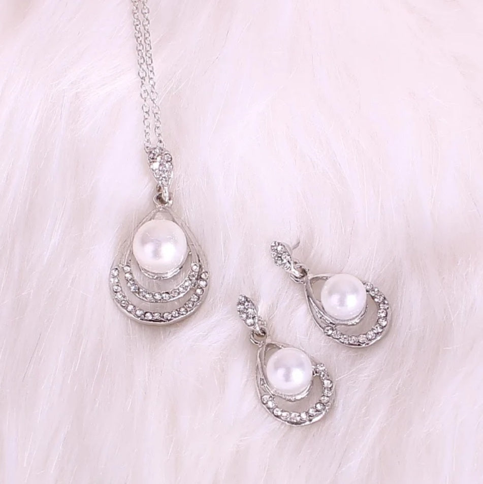 Simulated-Pearl Crystal Water Drop Earring Necklace Set