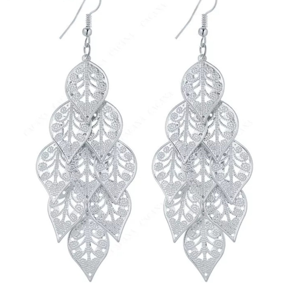 Light Weight Symmetry Leaves Earrings