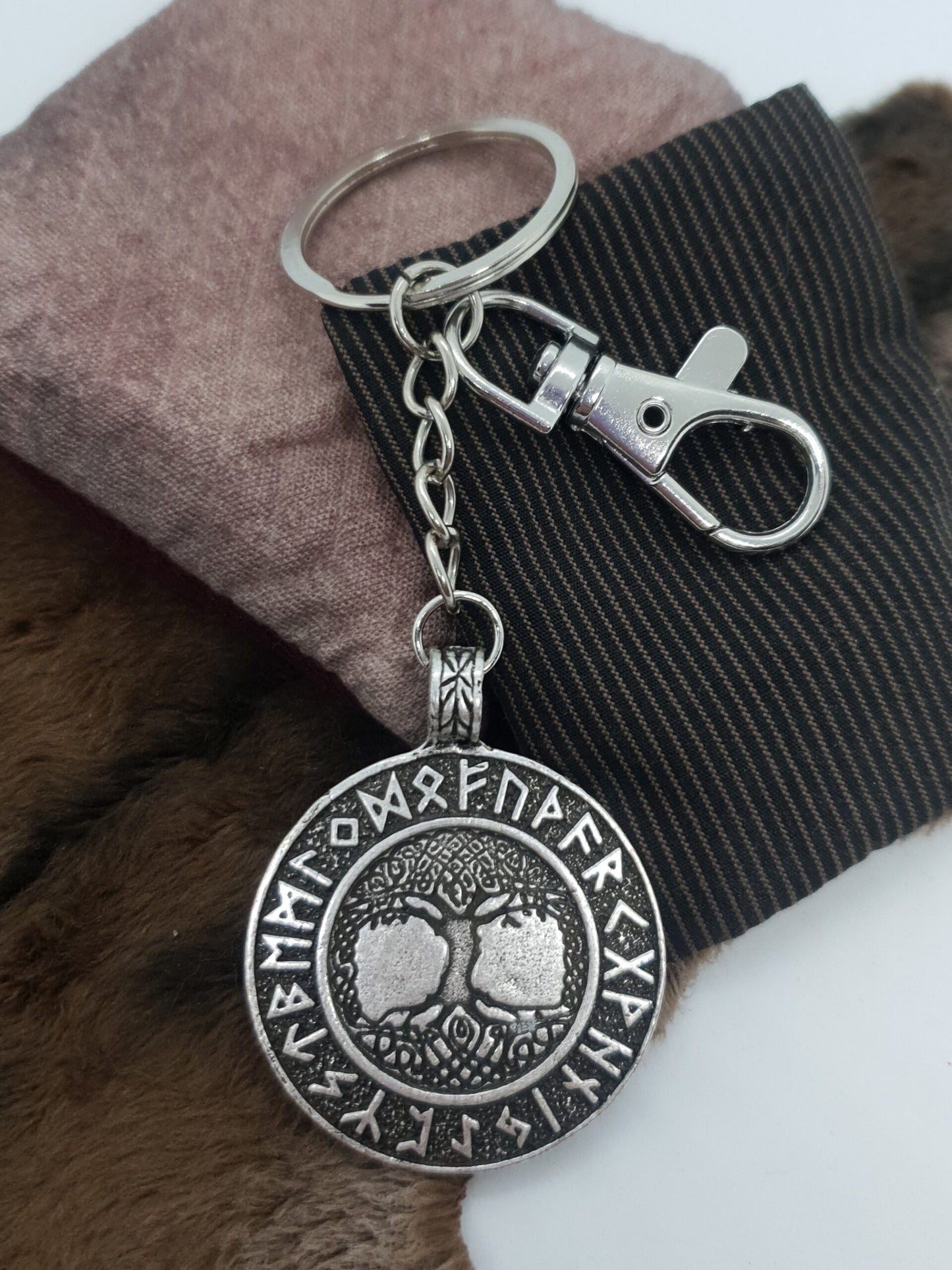 Norse Viking Yggdrasil Tree Of Life Keychain