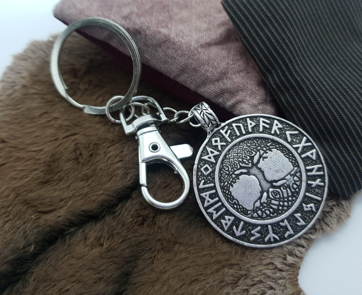 Norse Viking Yggdrasil Tree Of Life Keychain