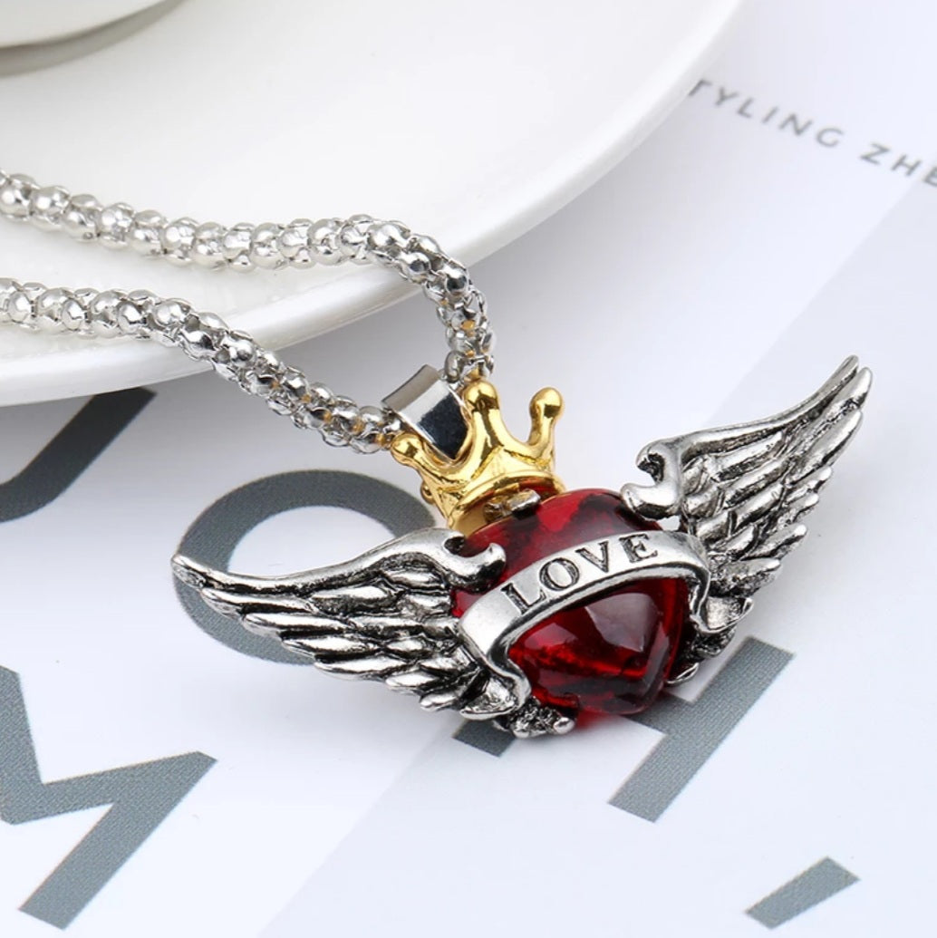 Flying Queen Of Hearts Necklace