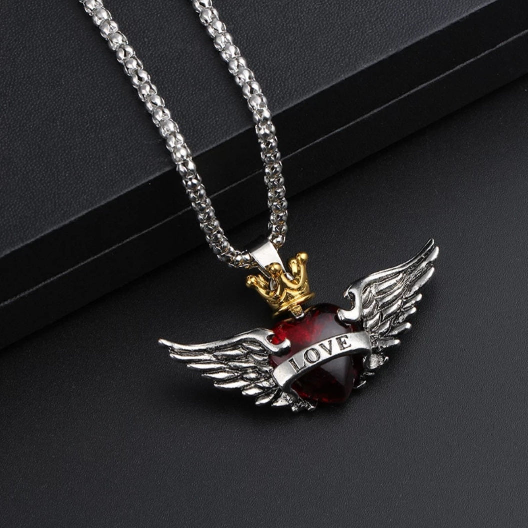 Flying Queen Of Hearts Necklace