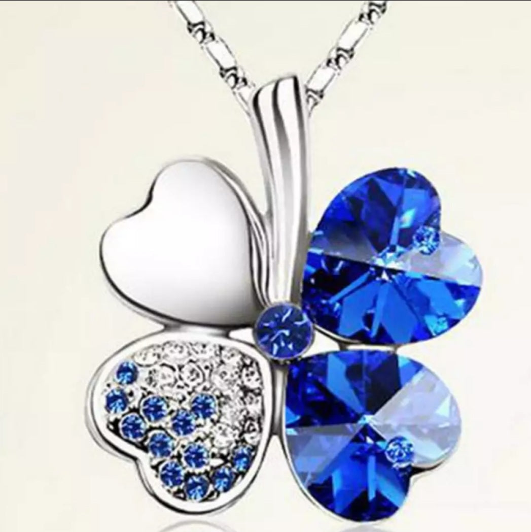 Happiness Lucky 4 Leaf Clover Pendant Necklace