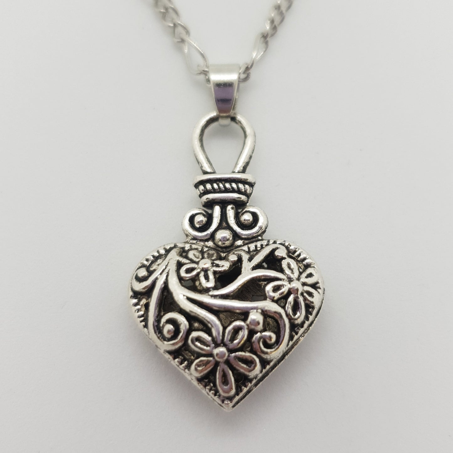 Antique 3D Filigree Heart Pendant Necklace