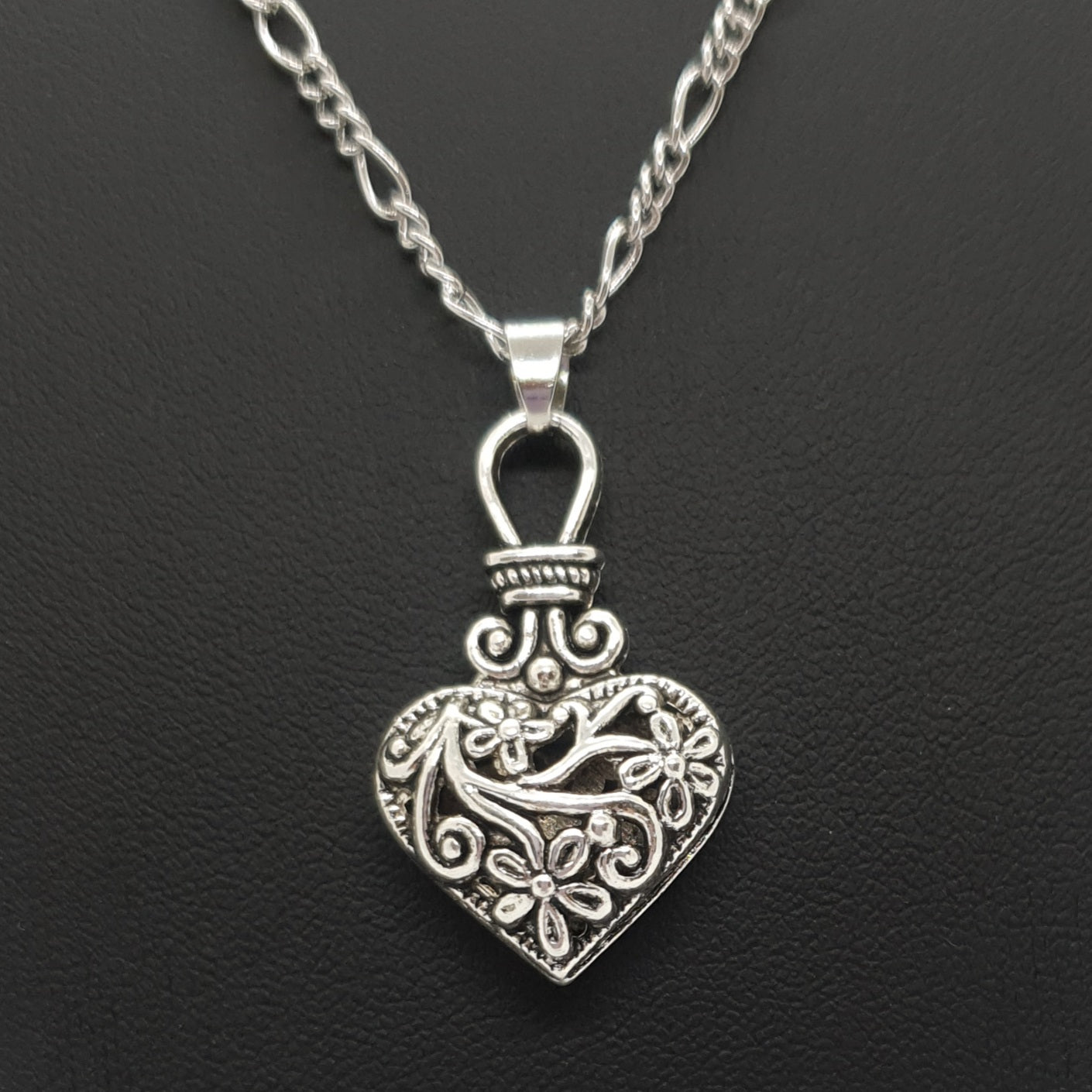 Antique 3D Filigree Heart Pendant Necklace