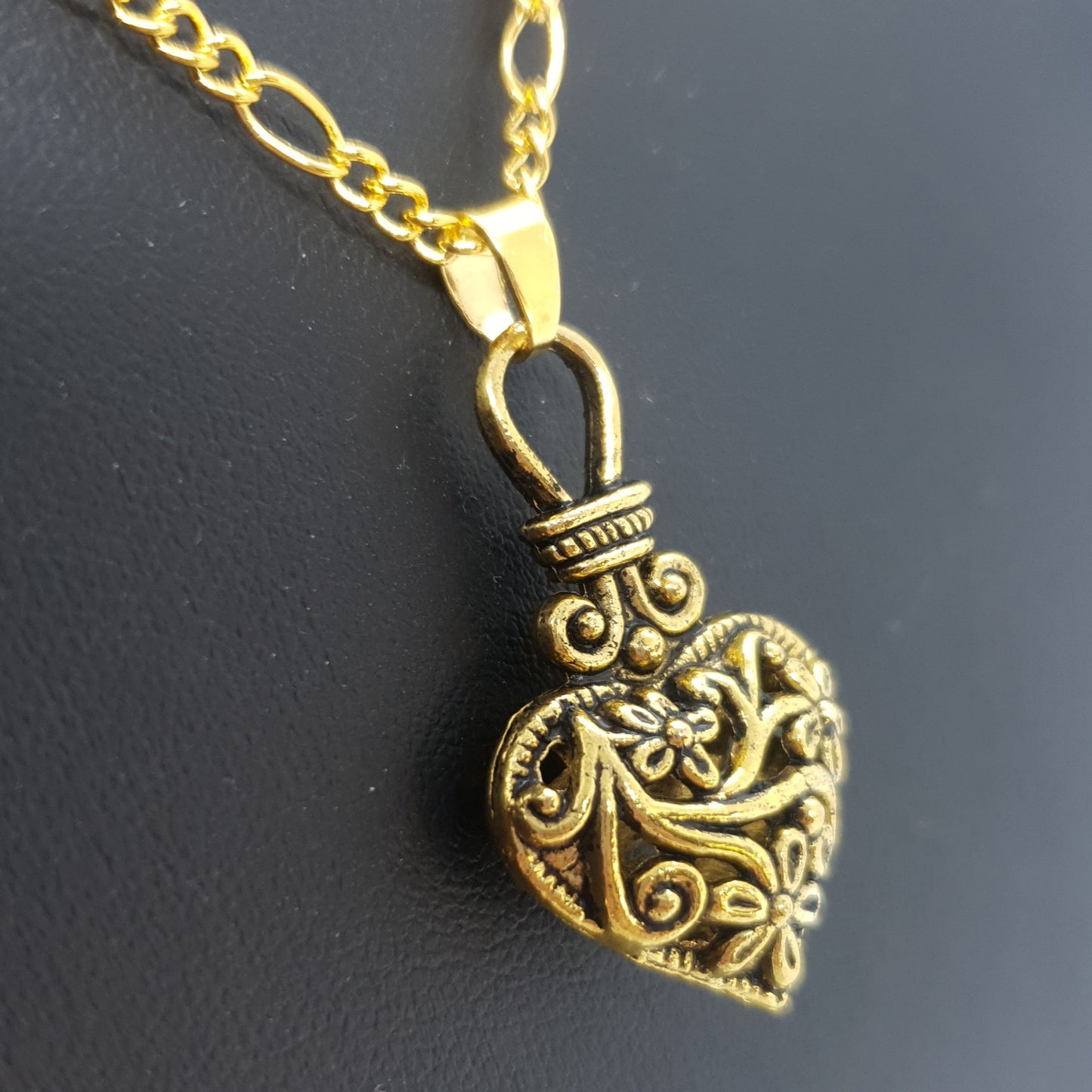 Antique 3D Filigree Heart Pendant Necklace