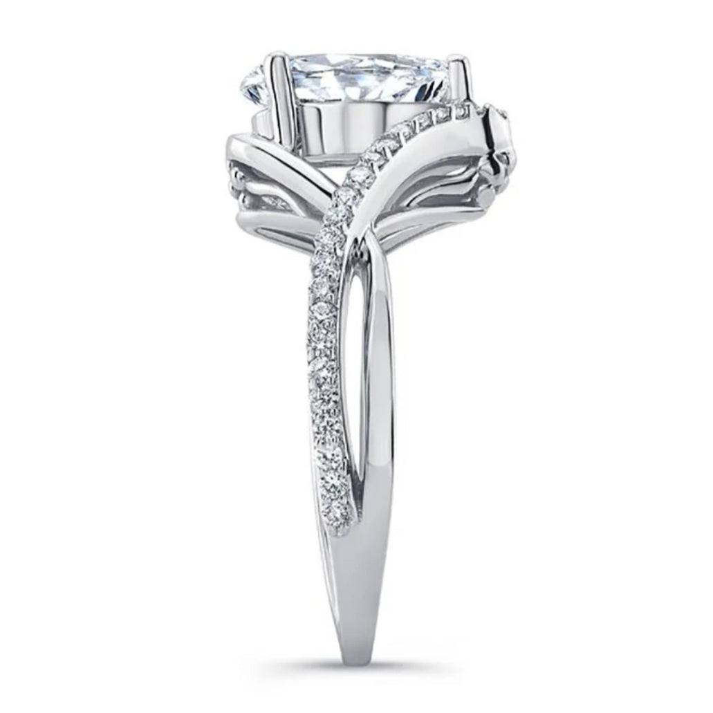 Elegant Gold Cubic Zirconia Waterdrop Ring