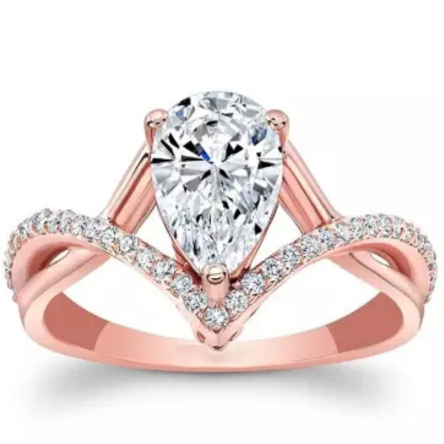Elegant Gold Cubic Zirconia Waterdrop Ring