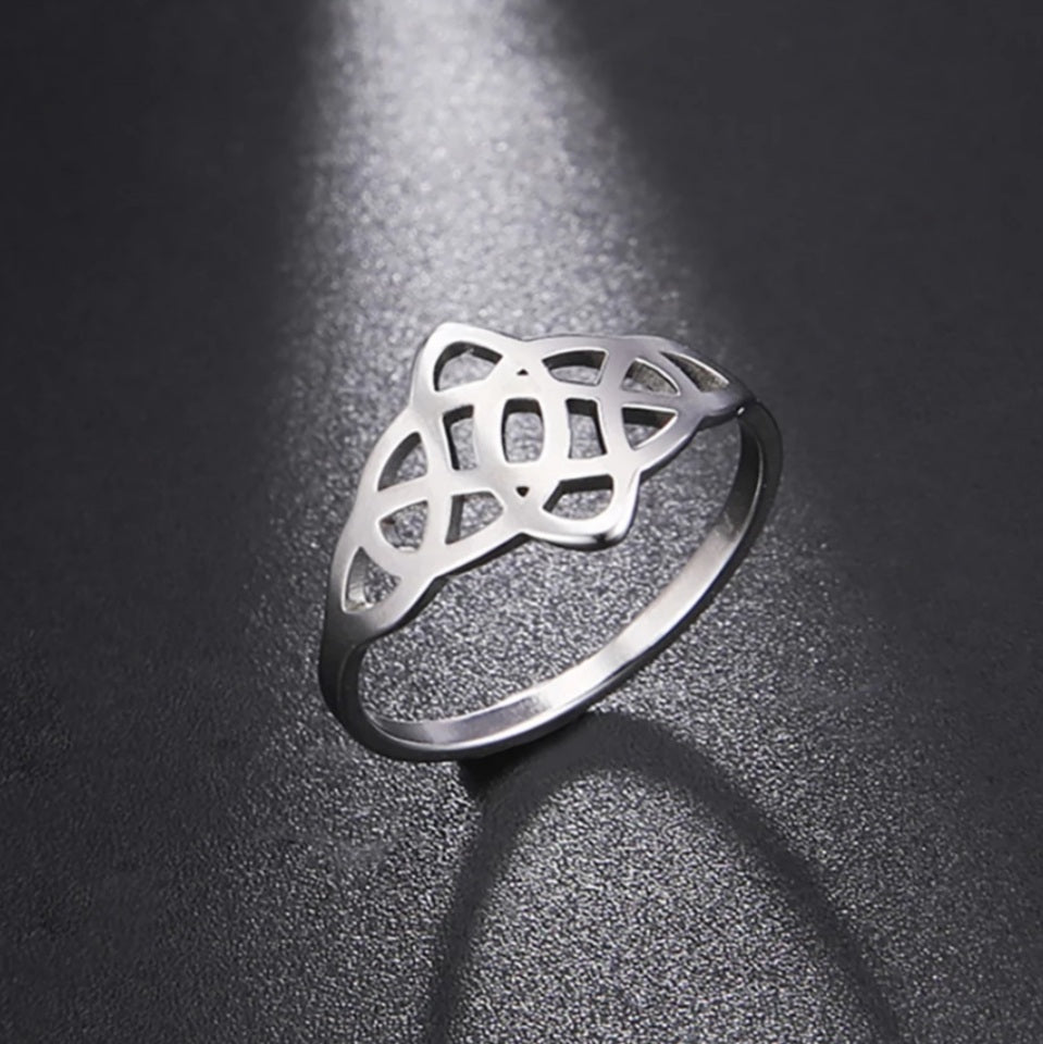 Vintage Celtic Knot Ring