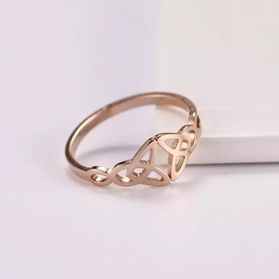 Vintage Triquetra Celtic Ring