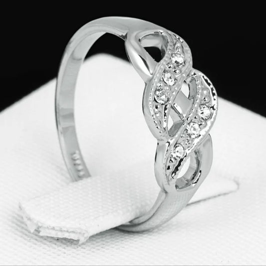 18K Gold Cubic Zirconia Infinity Ring